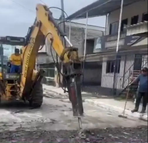 Prefeitura destrói barricadas em Belford Roxo