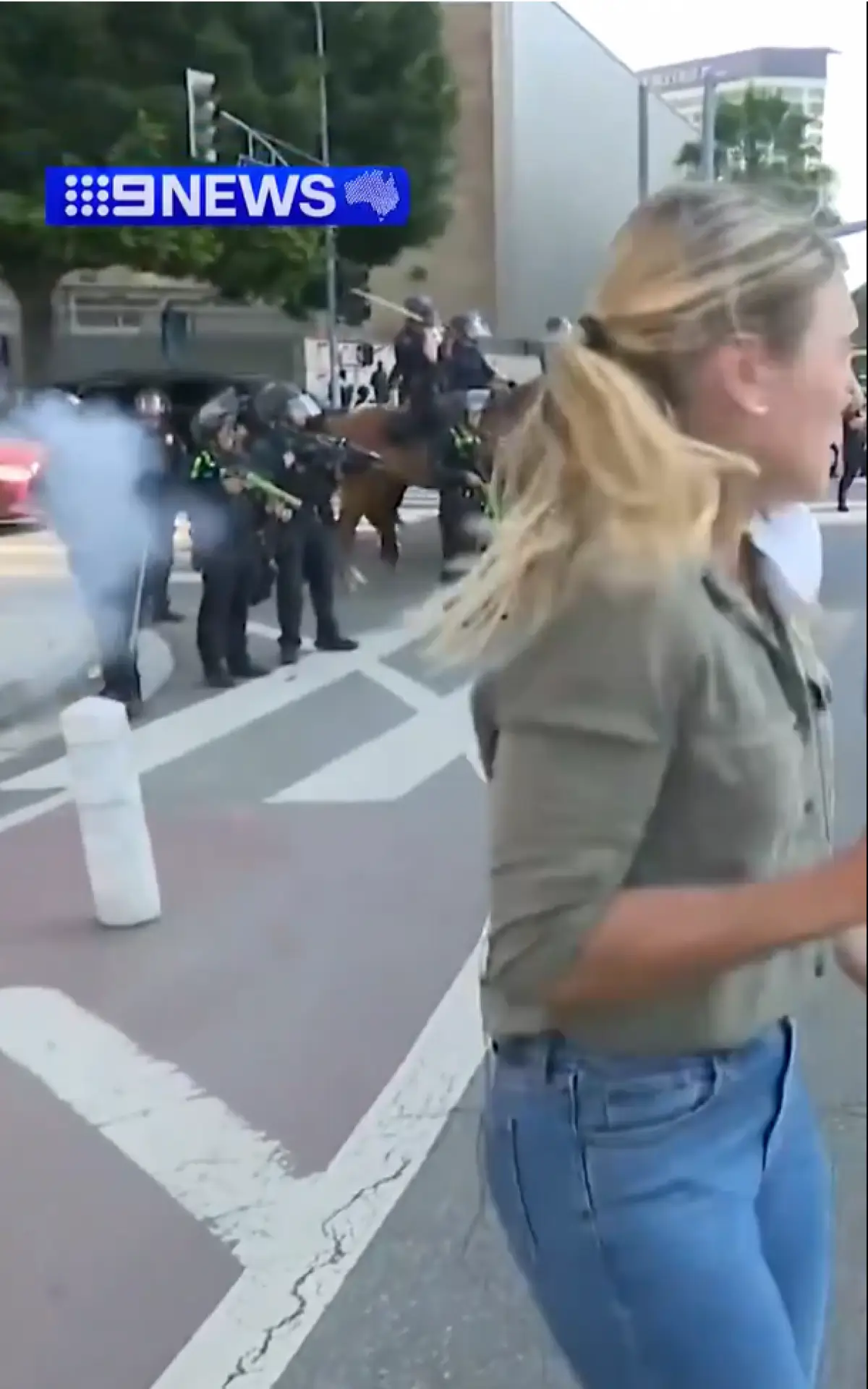 Jornalista leva tiro de bala de borracha