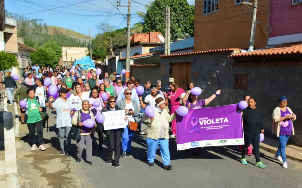 Junho Violeta em Levy Gasparian