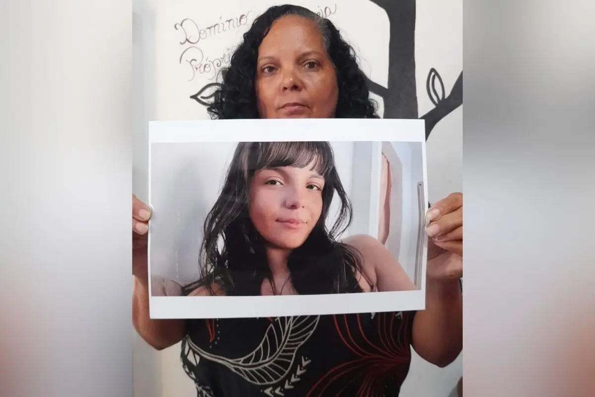 Laryssa, de 14 anos, sumiu a caminho da escola em São Gonçalo