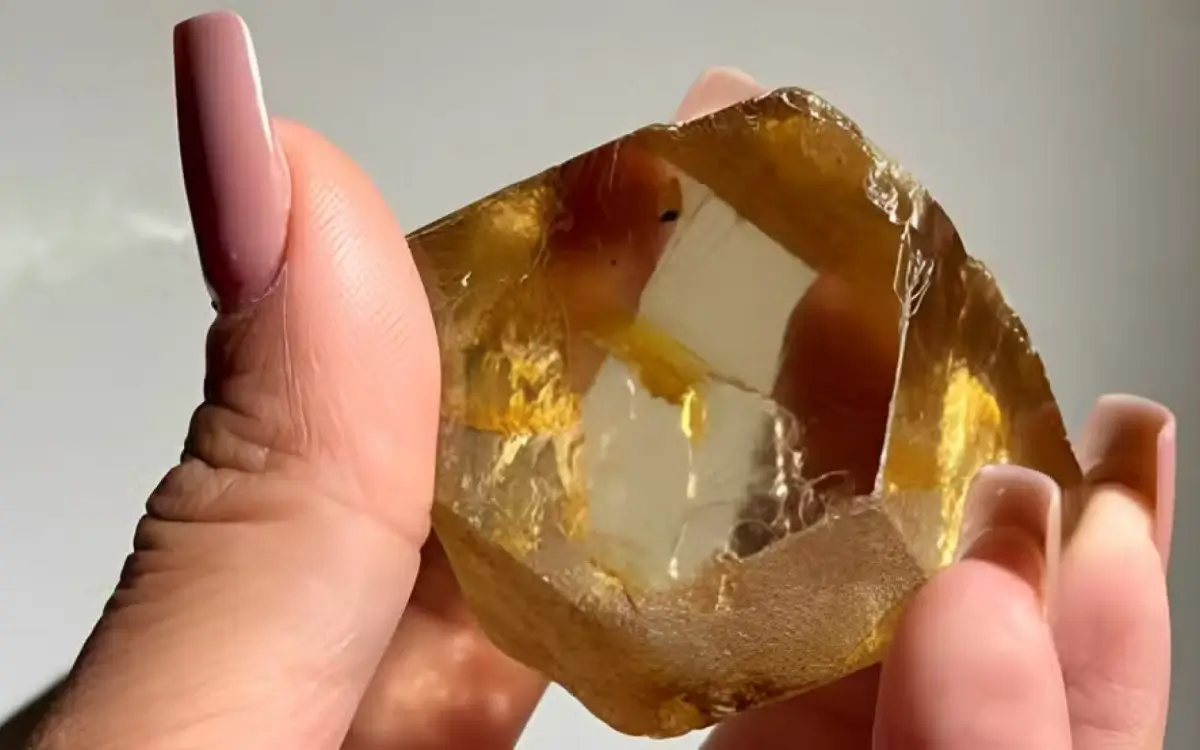 Diamante gigante é encontrado em Minas Gerais