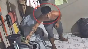 Câmera de segurança flagrou o momento em que um ladrão invade casa na Zona Norte de Manaus, mas foge assustado. Polícia investiga o caso.