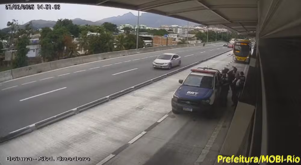 Mulher foi presa após tentar dar calote no BRT