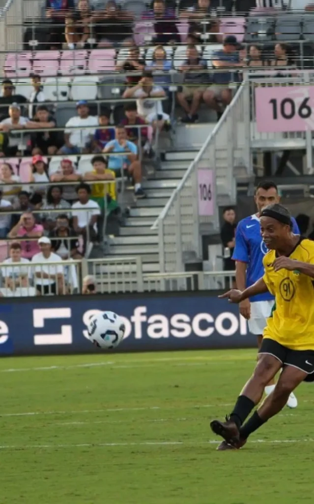 Ronaldinho realizou a terceira edição do 'The Beautiful Game'