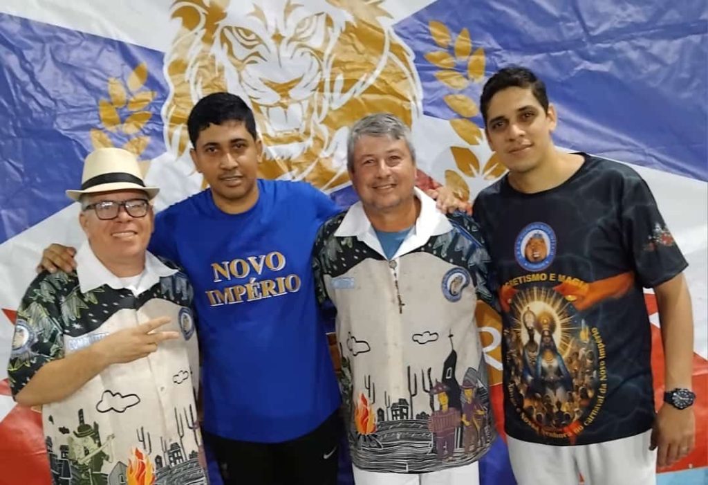 Rosa De ouro Visita Novo Império