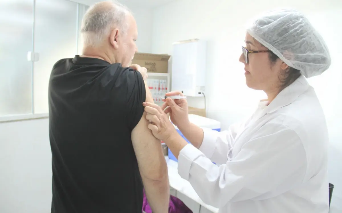 Vacinação contra nova variante da Covid-19