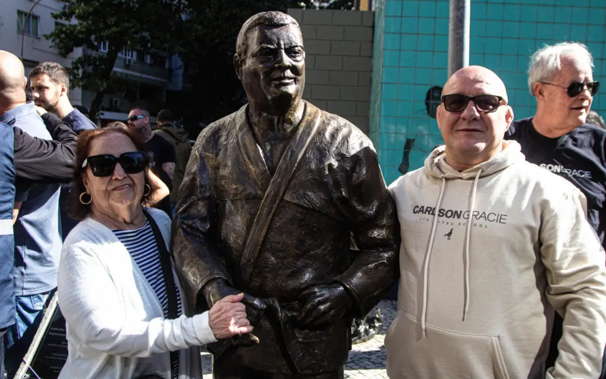 estátua de Carlson Gracie