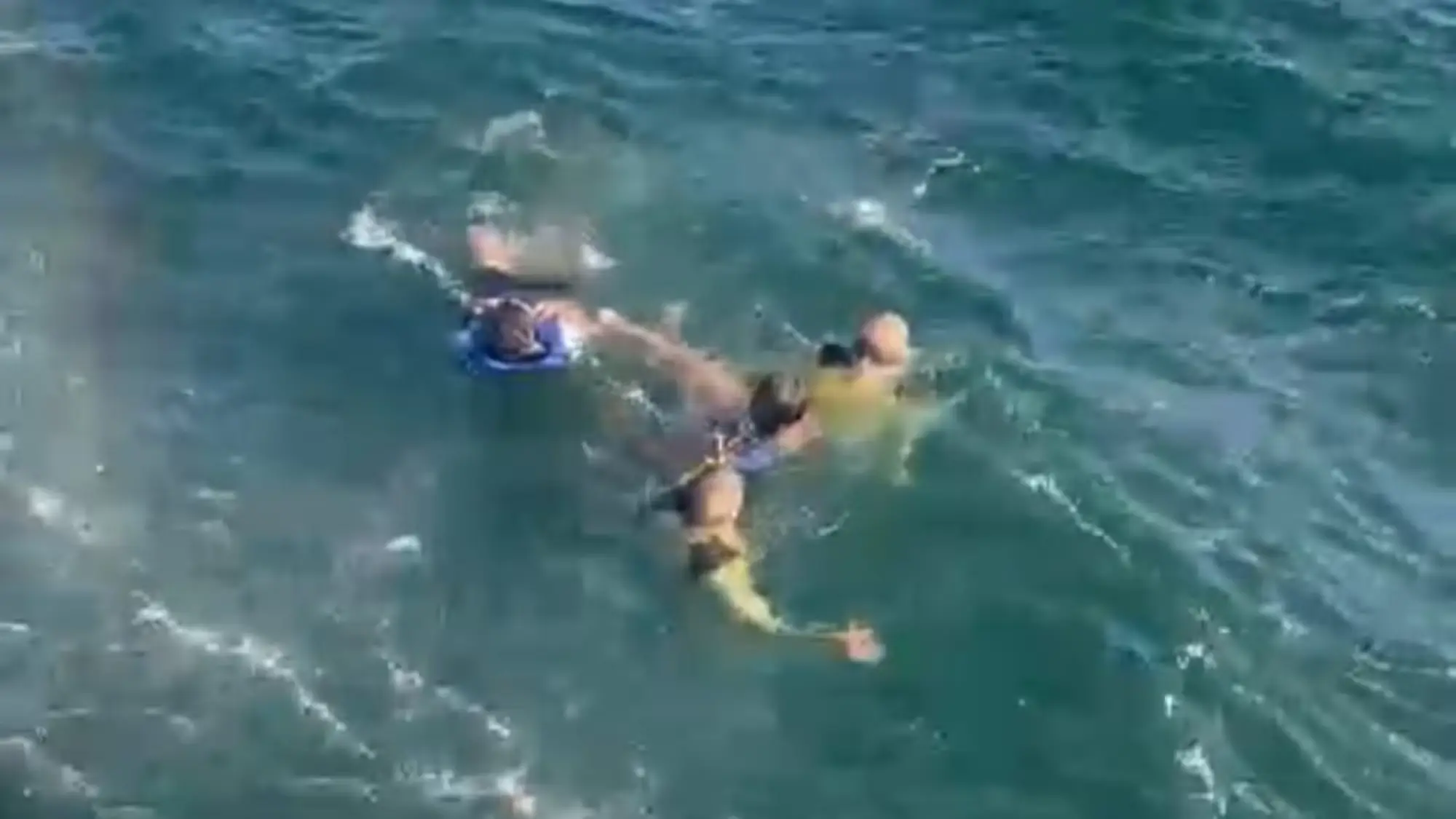 Ventania arrasta praticantes de stand up paddle no Leme