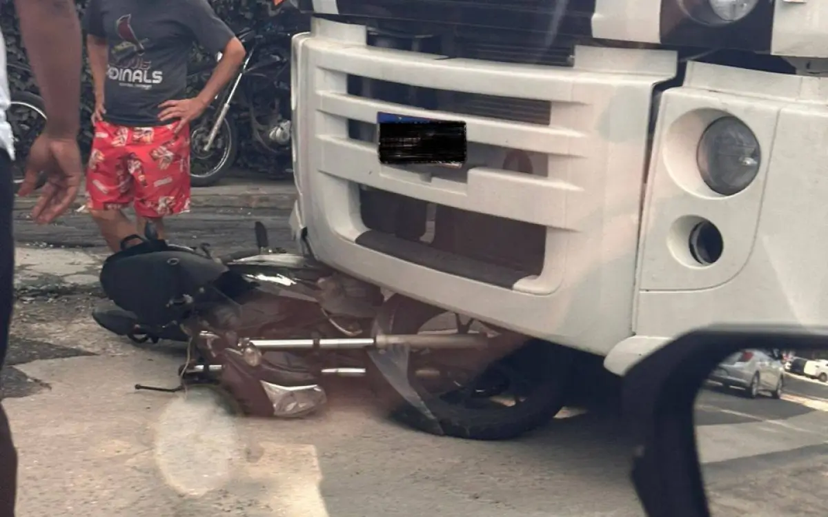 acidente com caminhão em Campo Grande