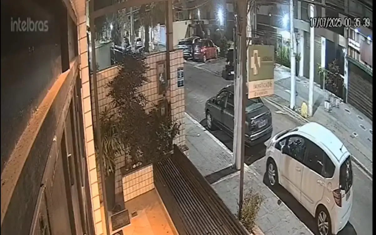Casal é preso por furto e venda de corrimão