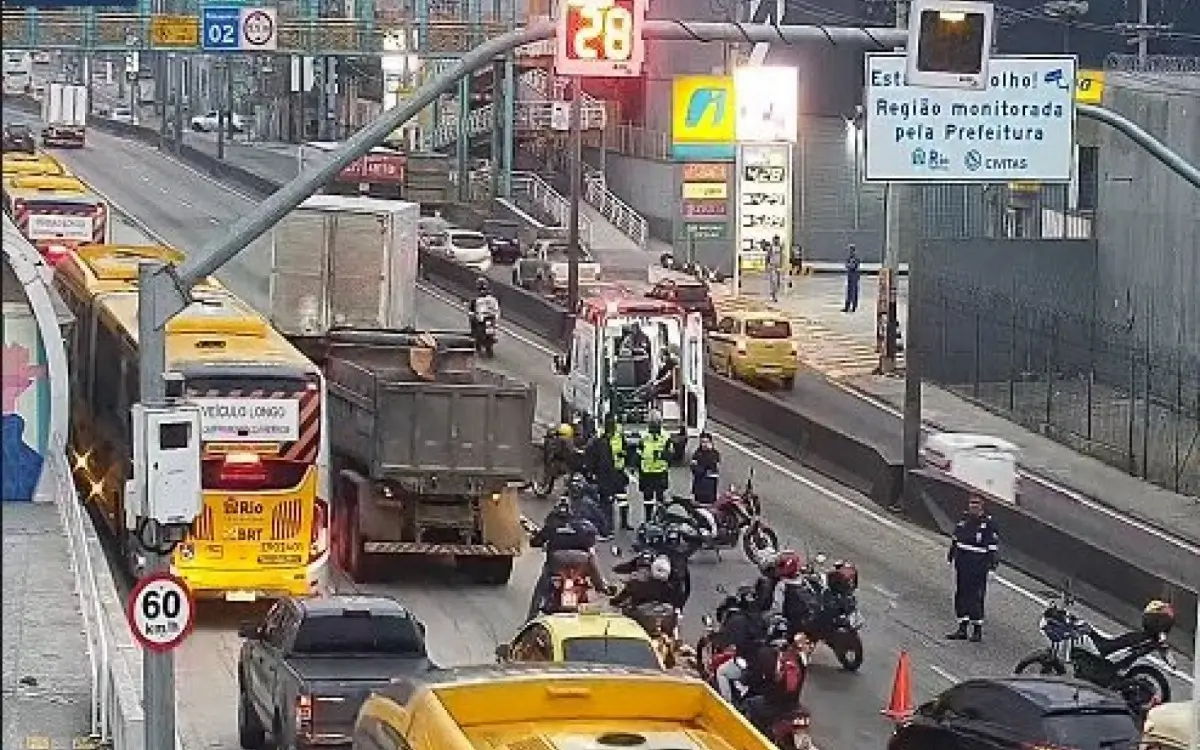 Colisão entre motos na Avenida Brasil