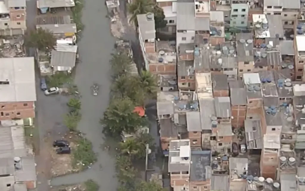 Comunidade do Areal alagada após cheia do Rio das Pedras
