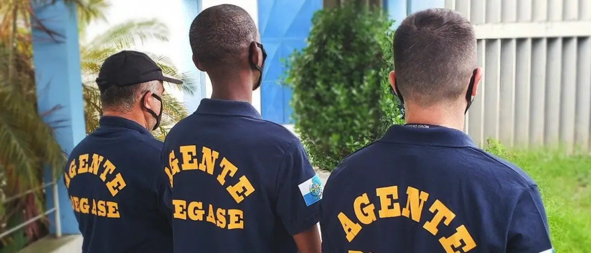 Degase