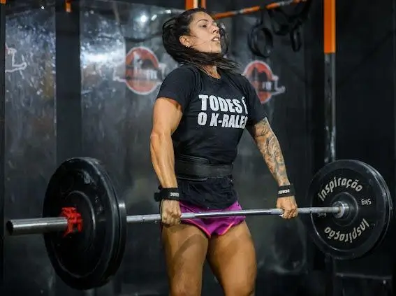 Índia Armelau