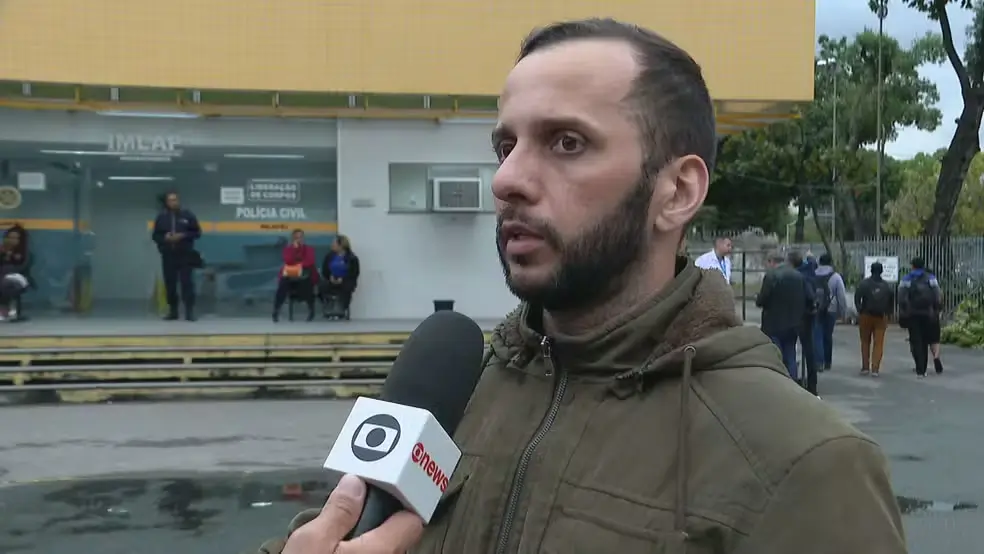Filho relata que bandidos atiraram antes em motorista de aplicativo morto em Costa Barros