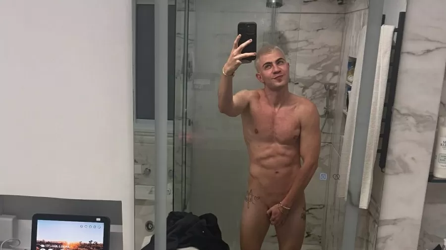 Foto de Léo Picon pelado