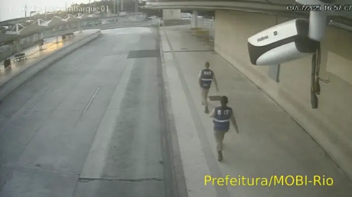 Furto de celular no BRT