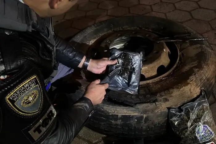 drogas escondidas em pneu de caminhão