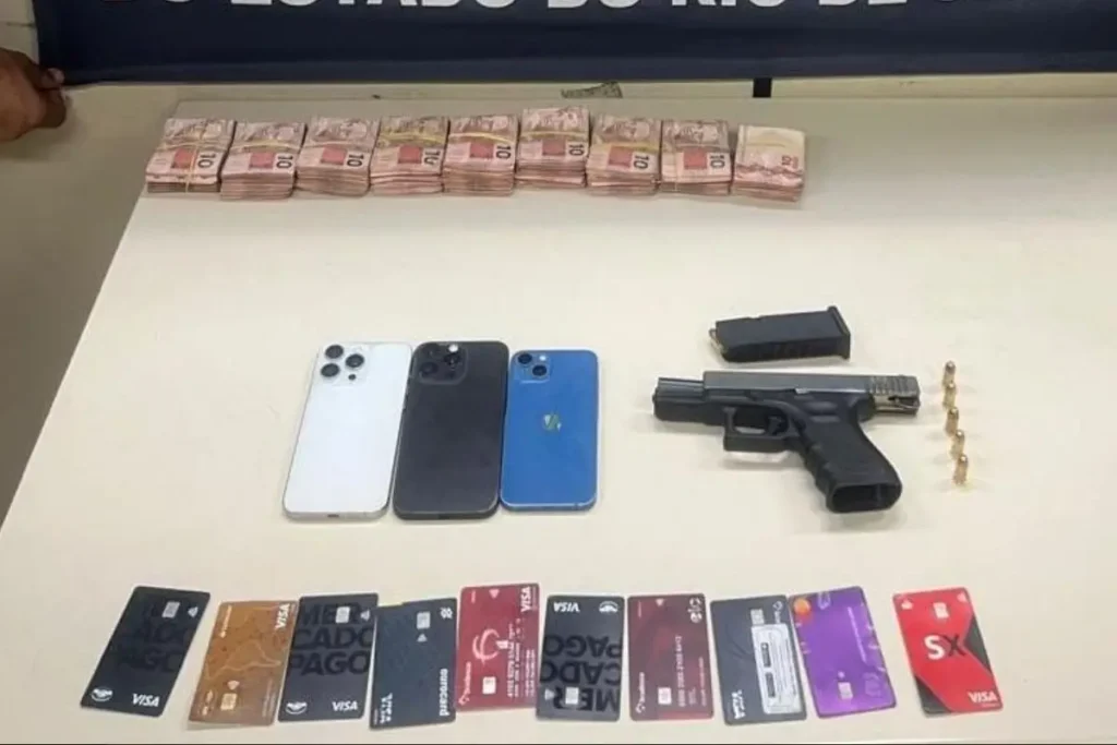 homem é preso com arma e R$ 9 mil