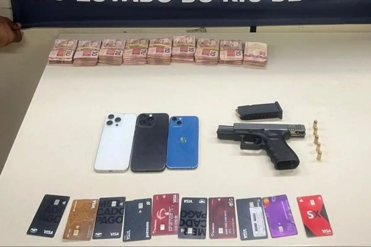 homem é preso com arma e R$ 9 mil