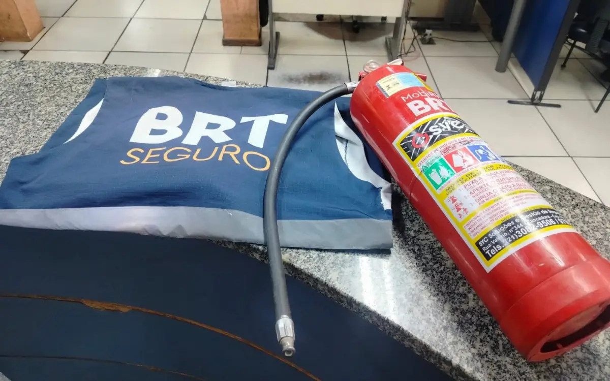 Extintor foi recuperado pelos agentes do BRT Seguro