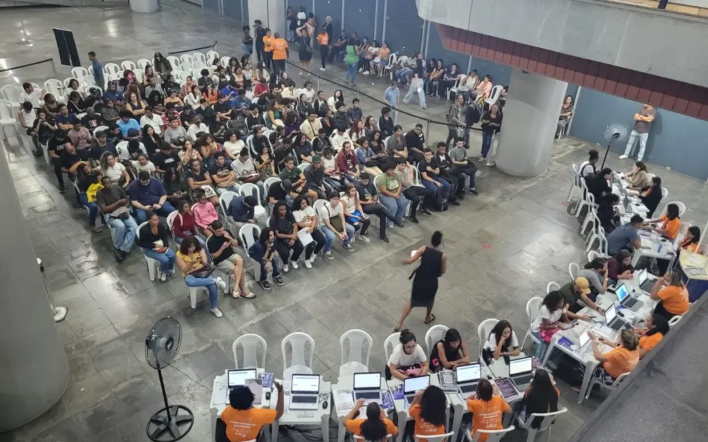 mutirão do CIEE no MetrôRio