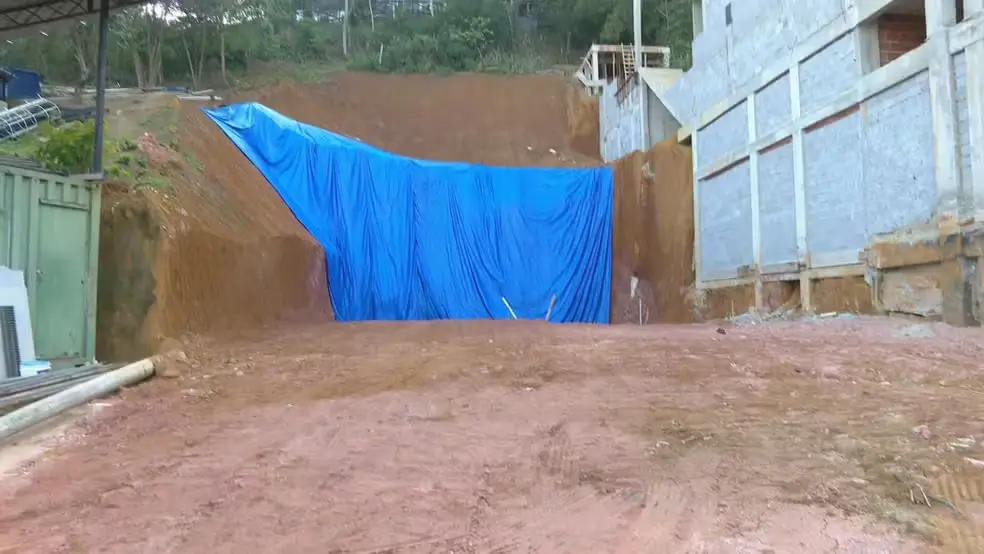 desmatamento e construções ilegais