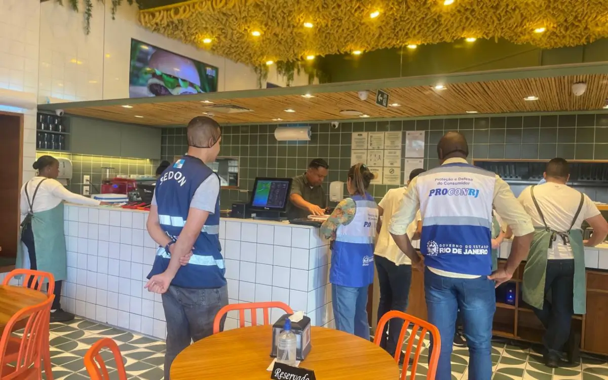 Operação pega parques e lanchonetes com irregularidades nas zonas Norte e Oeste