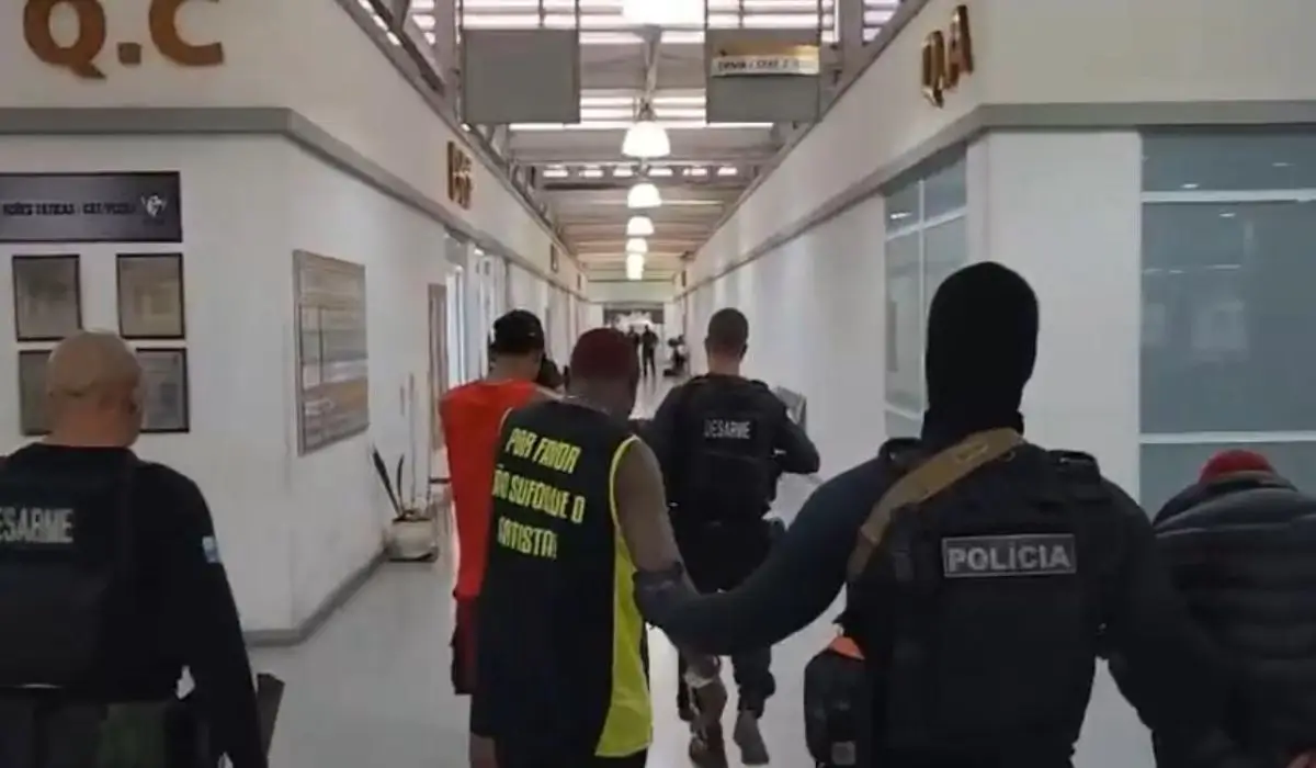 O grupo foi levado para a Cidade da Polícia