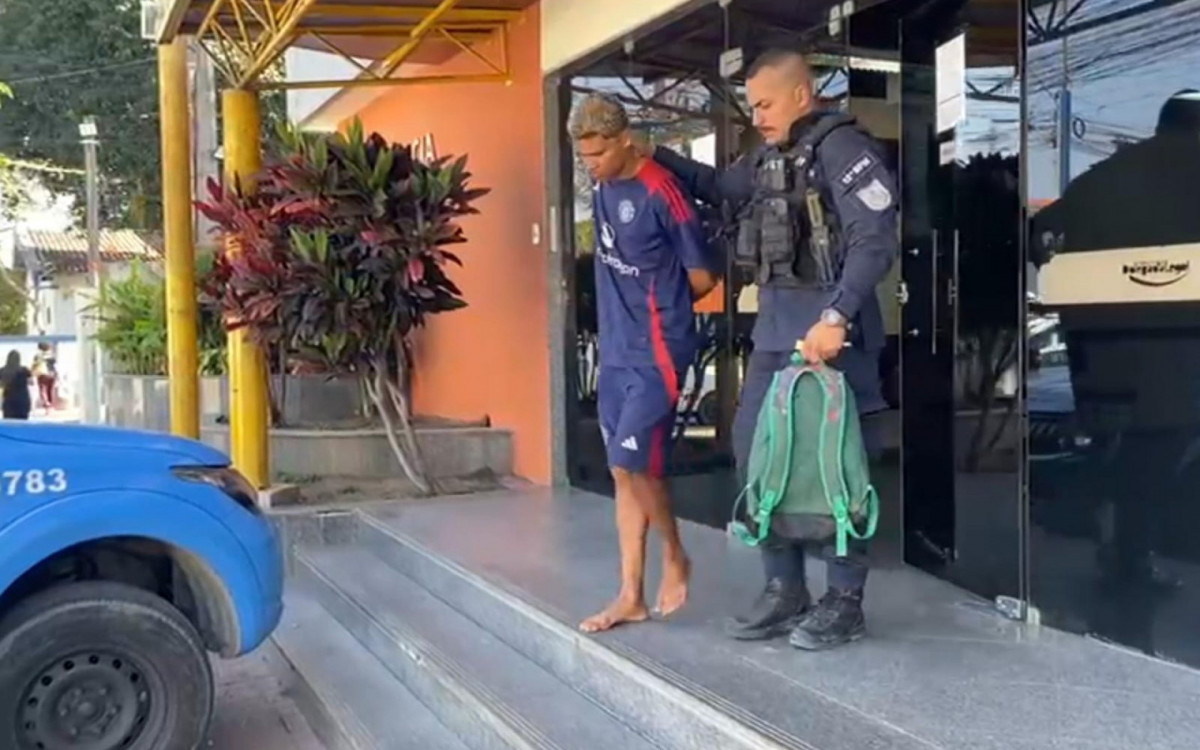 Polícia estoura boca de fumo em Maricá