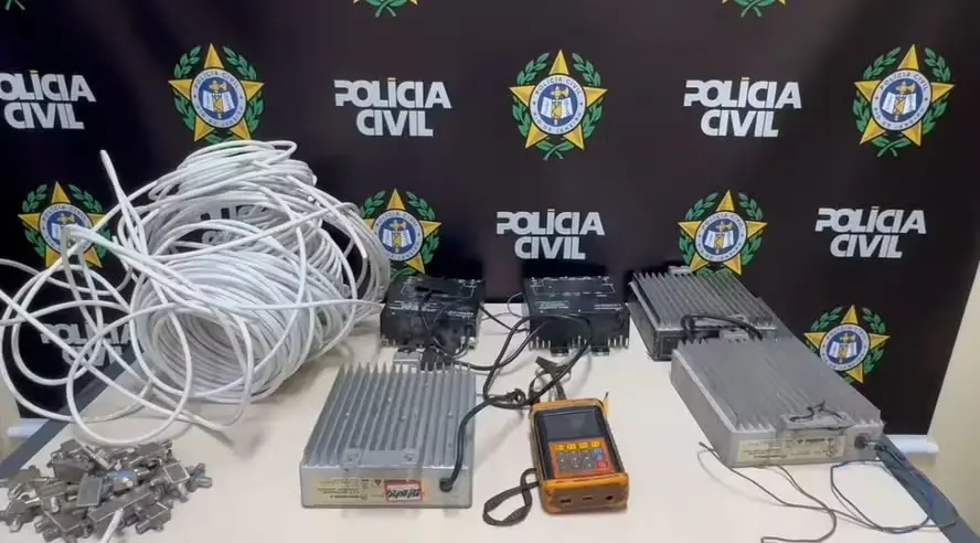 Polícia prende três por gatonet ligado ao Comando Vermelho