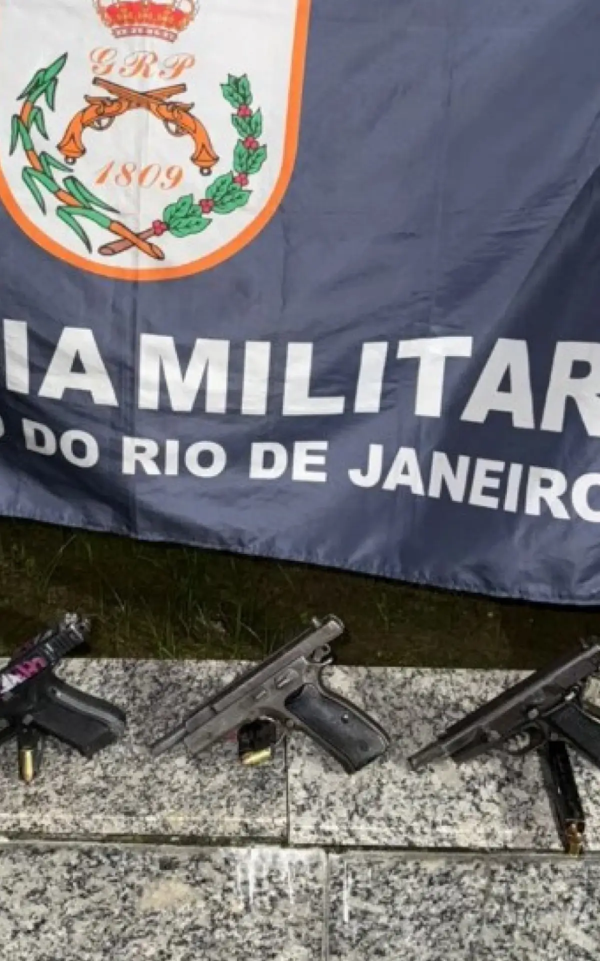 Polícia apreende três pistolas, carregadores, e munições no Catiri