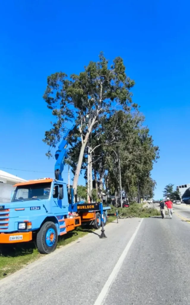 RJ-106 é parcialmente interditada em Araruama