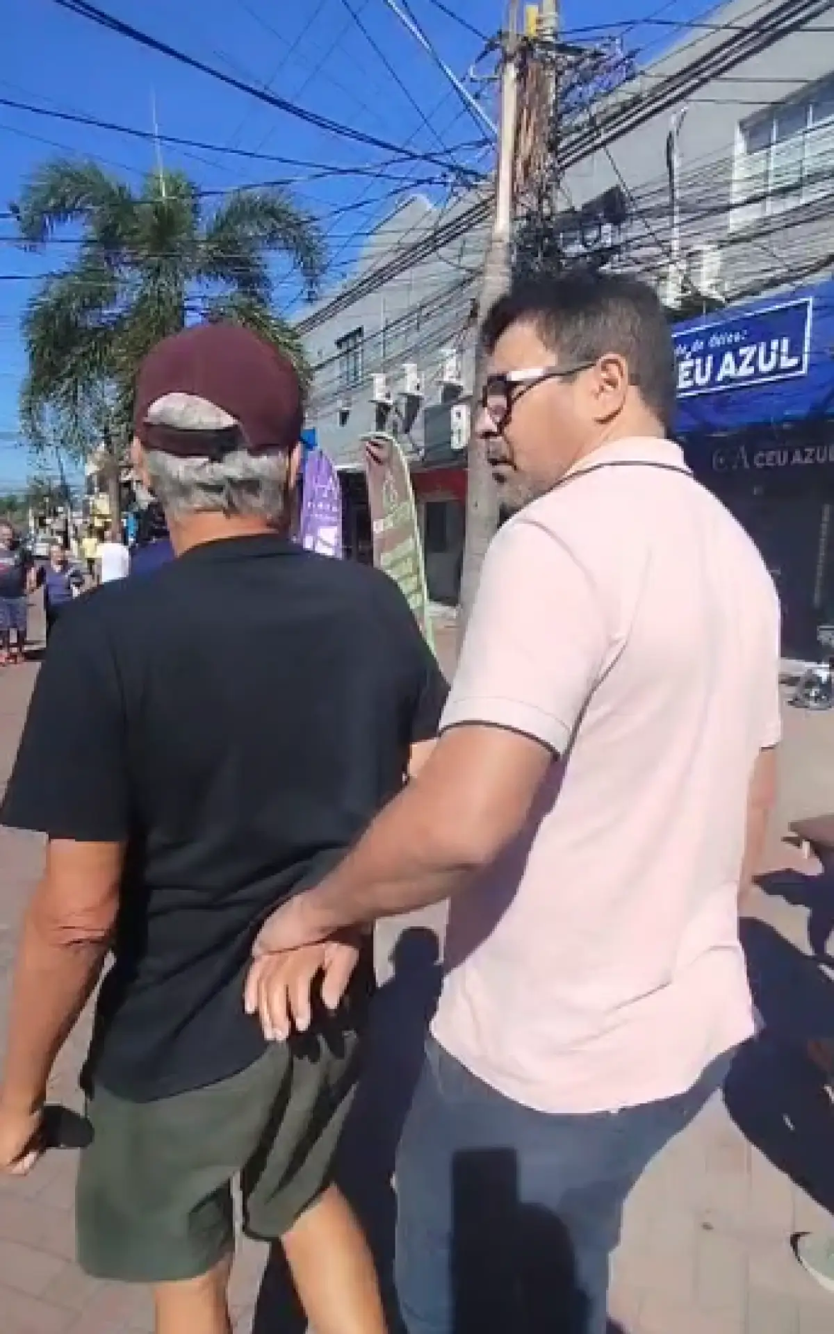 O homem foi localizado em via pública