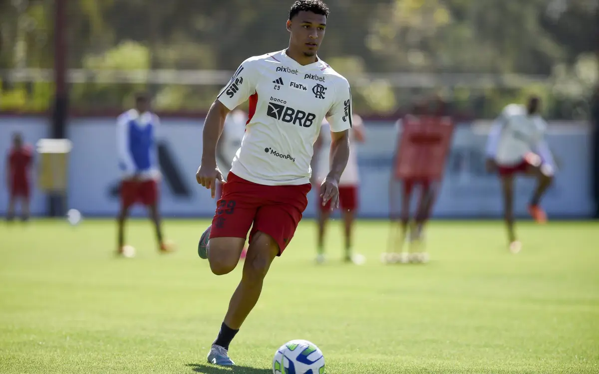 Vitor Hugo retorna ao Flamengo