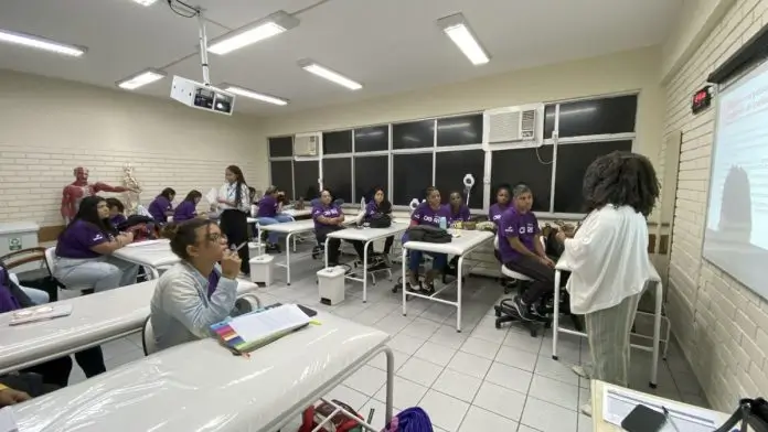 Aula de curso em parceria da Águas do Rio com o Senac