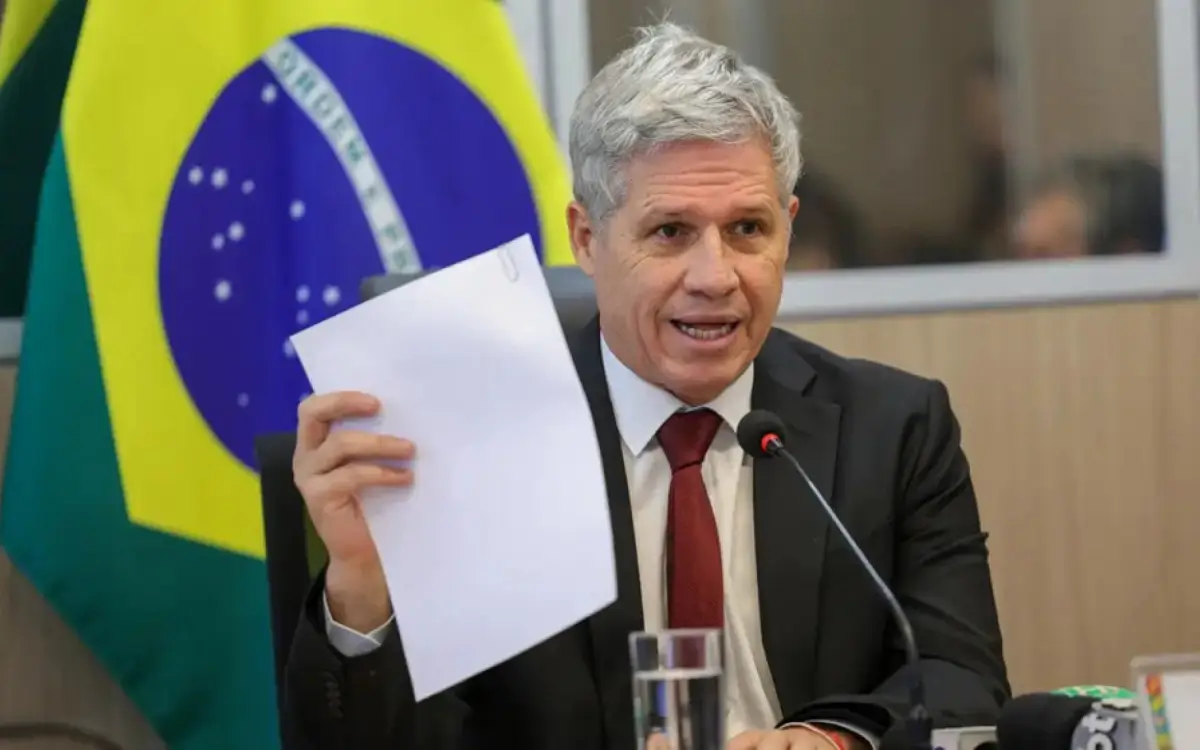 Ministro Paulo Teixeira