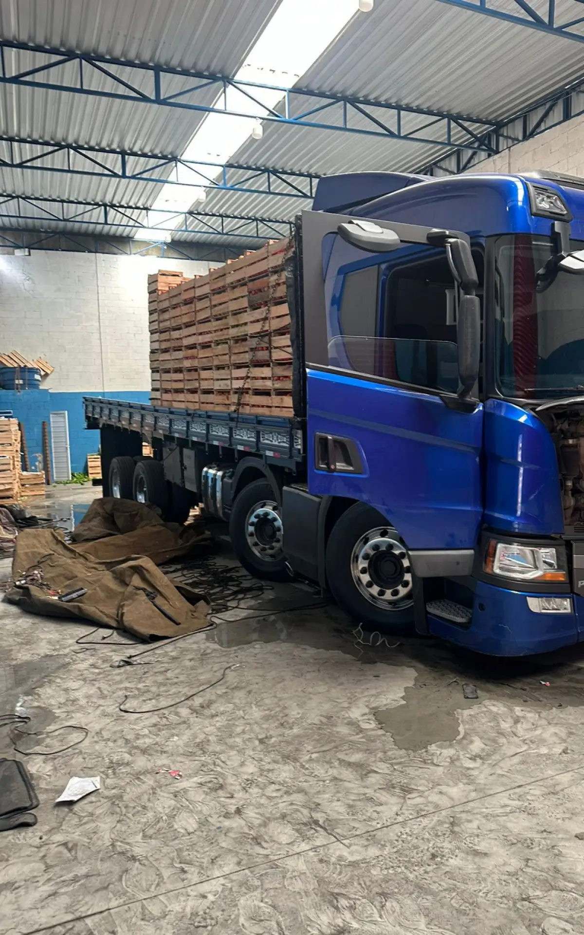 Caminhão com carga de hortaliças foi recuperado
