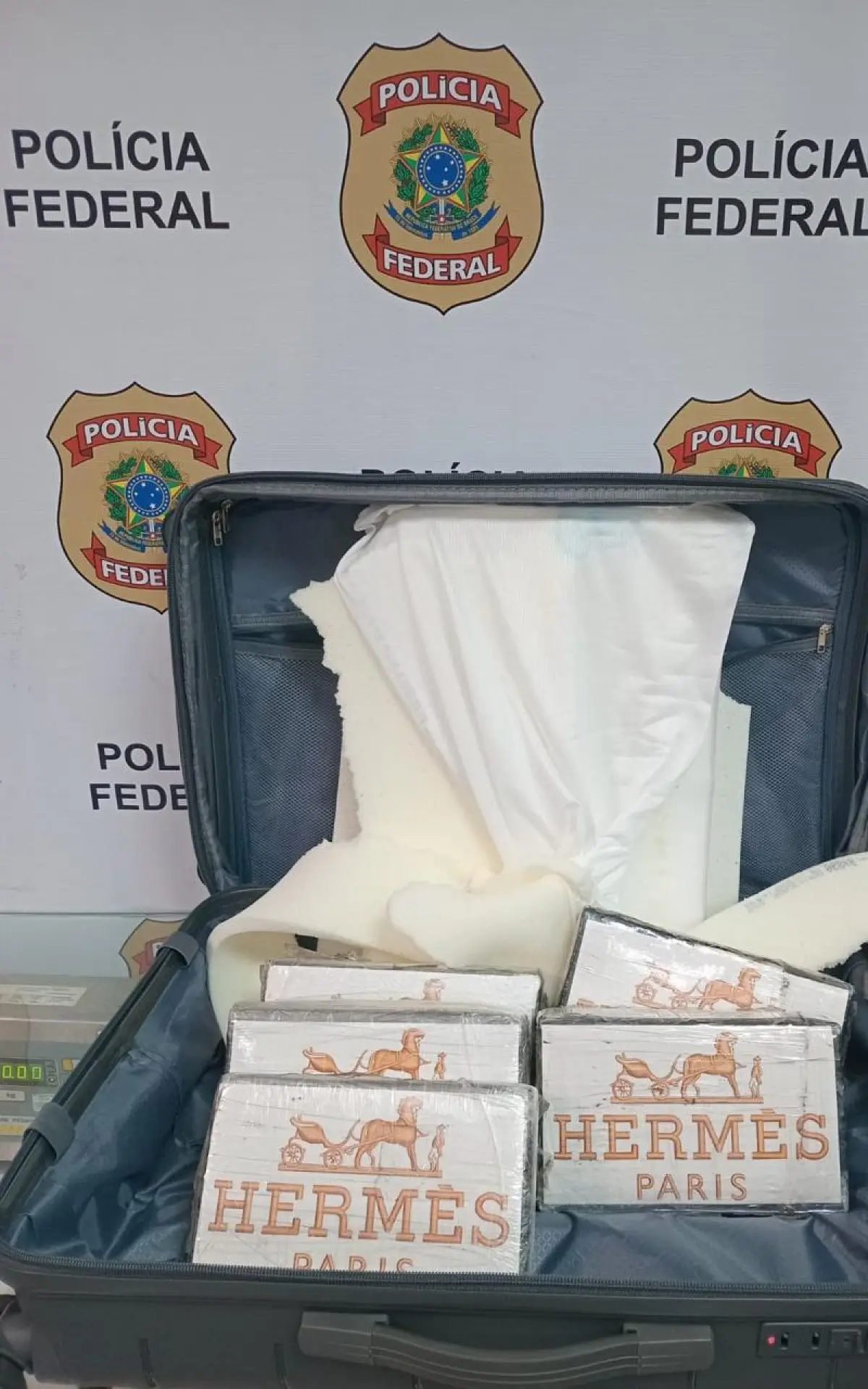 Cocaína em travesseiro no Galeão