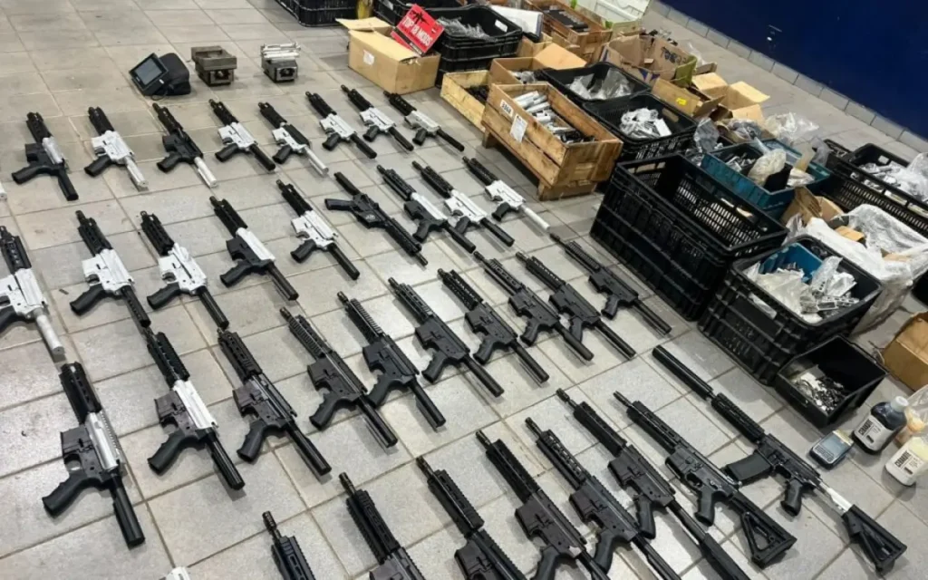 fábrica clandestina de fuzis