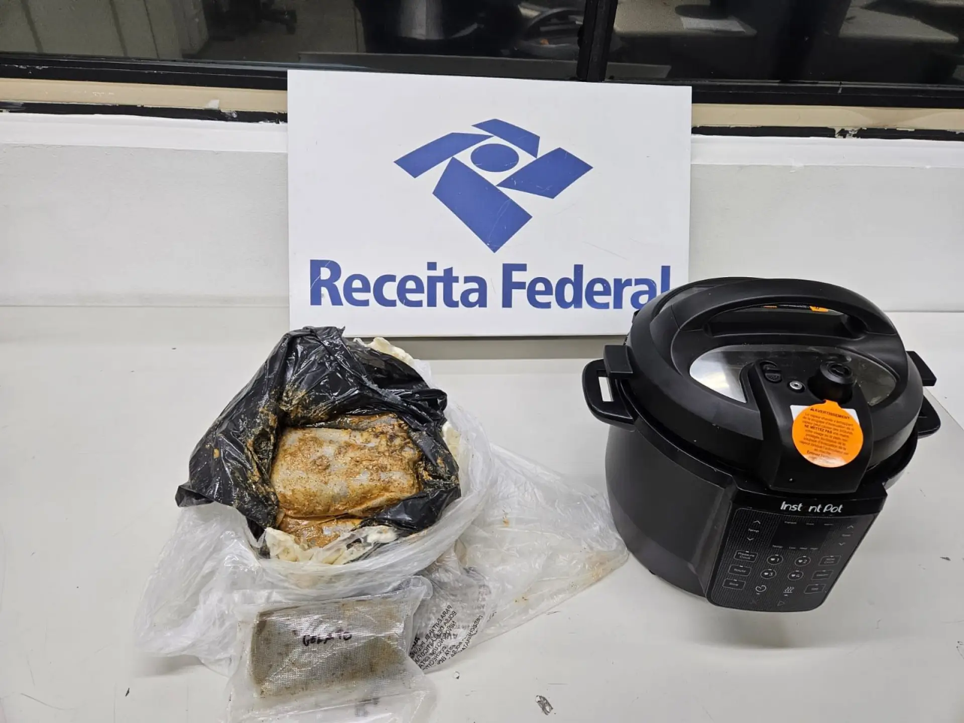 Haxixe é apreendido em air fryer