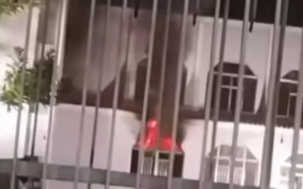 Paróquia pegando fogo,