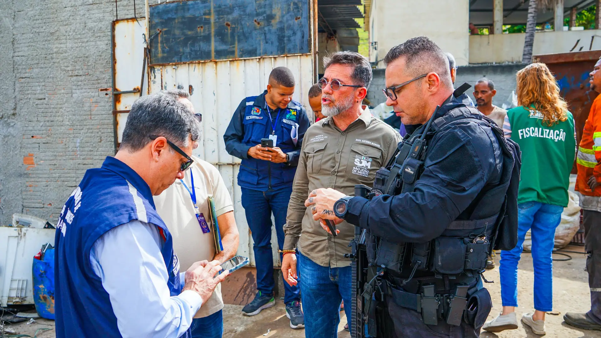 As secretarias municipais de Ambiente, Segurança, e de Obras e Serviços Públicos deram apoio técnico e logístico aos policiais civis da DRF