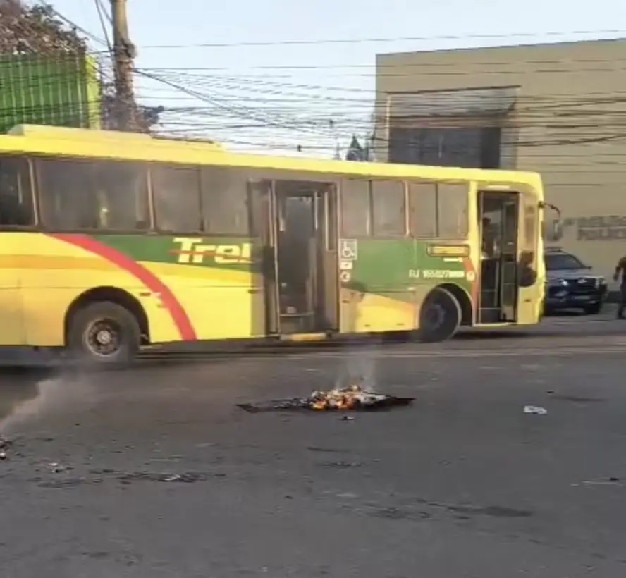 Polícia tenta prender chefe do tráfico em Caxias e três são baleados