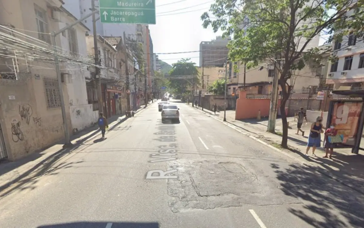 ruas Visconde de Santa Isabel e Viana Drumond