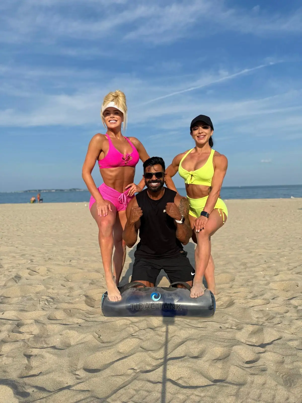 Thalita Zampirolli na praia