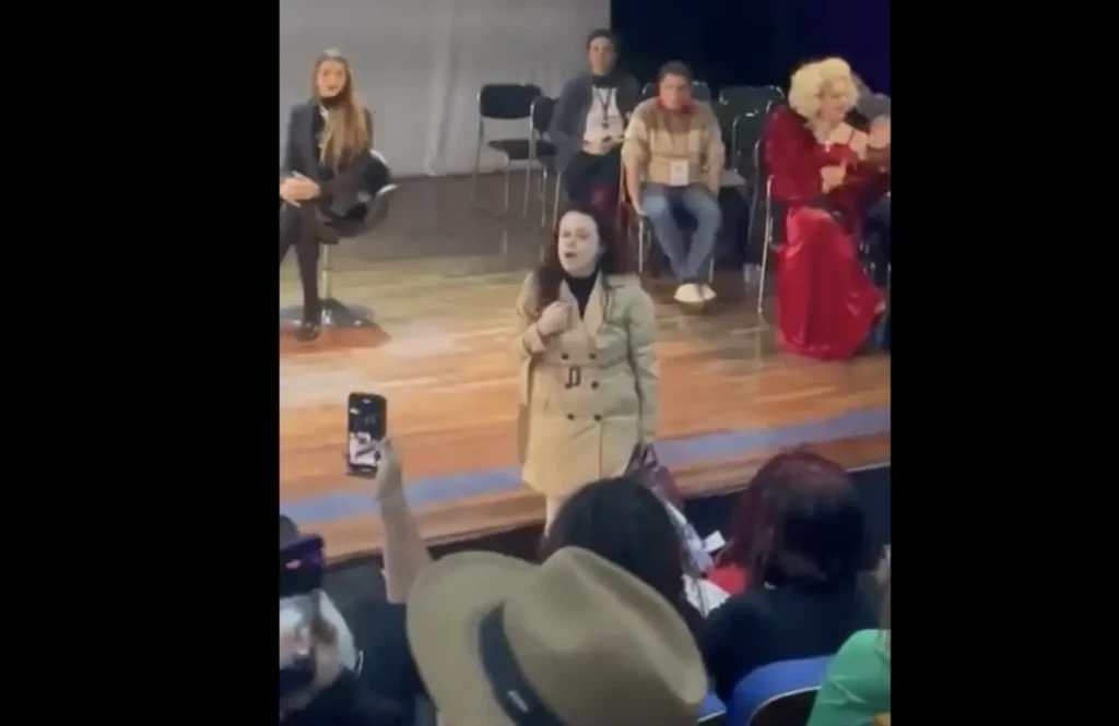 Janaina Paschoal é expulsa do evento