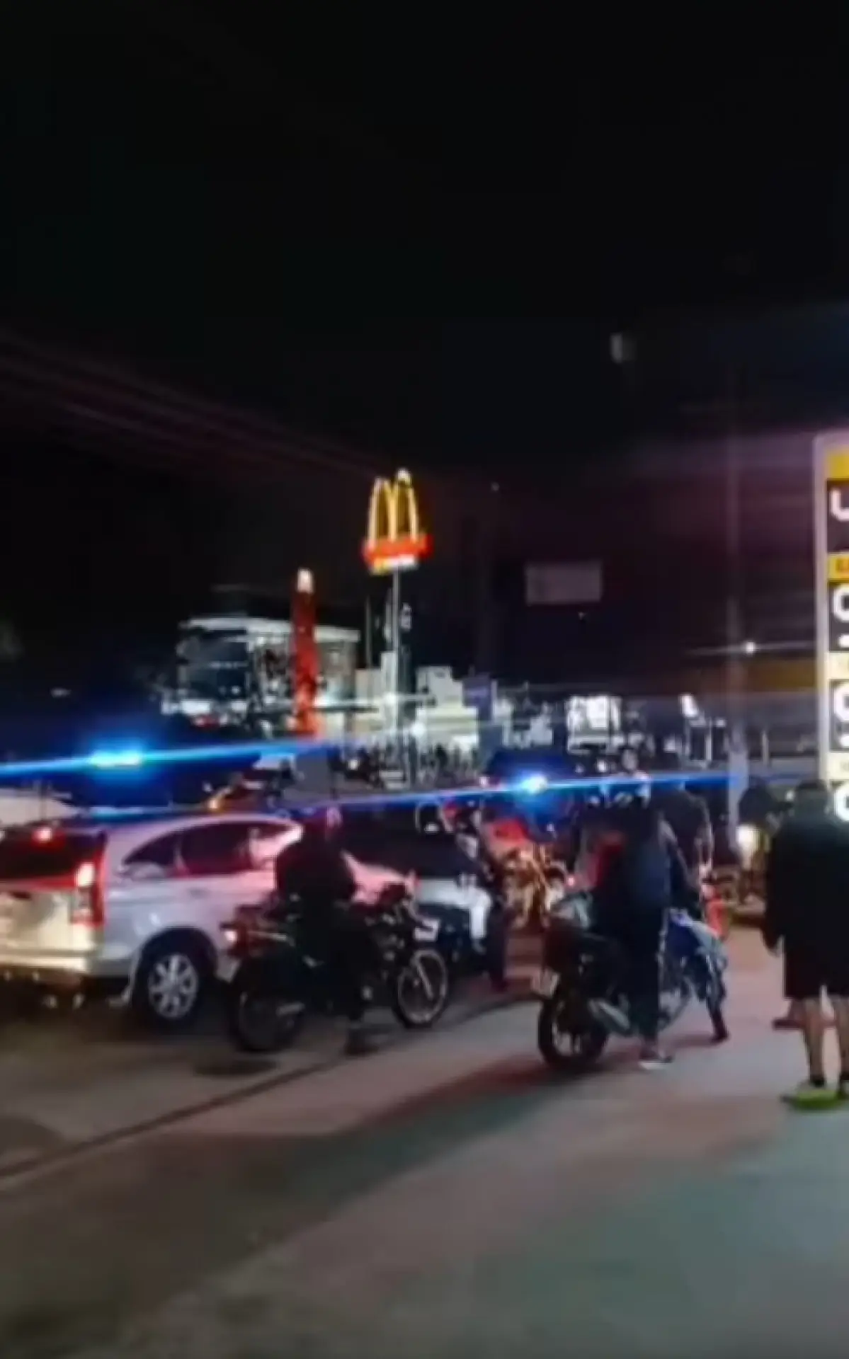 carro capotando em Niterói