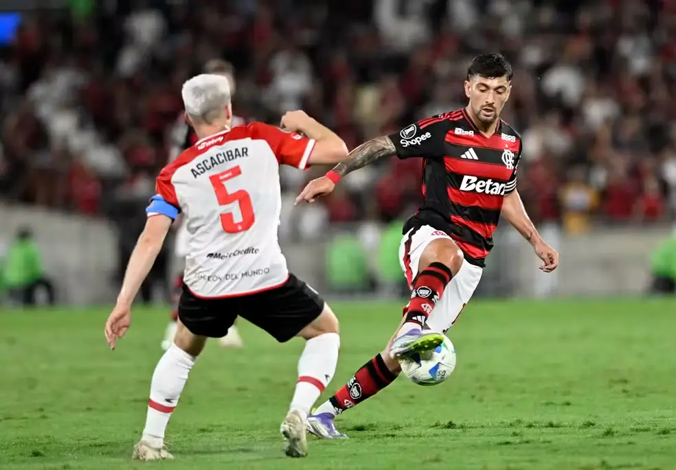 Estudiantes e Flamengo