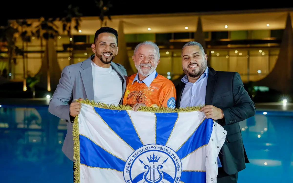 Lula recebe Acadêmicos de Niterói